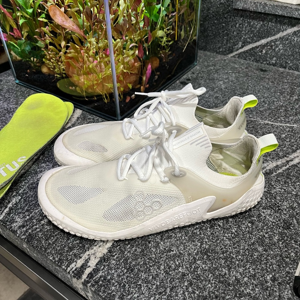 Vivo barefoot Motus strength